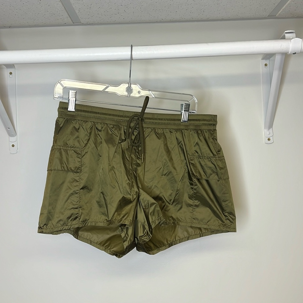 Aerie Offline Green Nylon Fully Lined Shorts- M‎